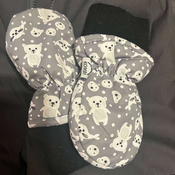 Oshkosh toddler Snow suit set 18 months - Picture 4 of 9